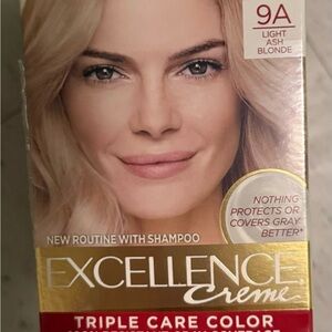 Excellence Creme Light Ash Blonde Hair Color